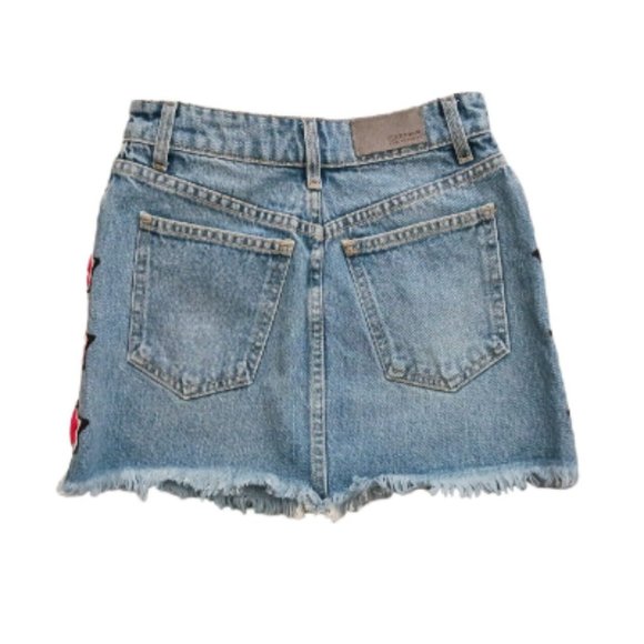 Carmar Denim Mini Skirt Size 25 -W24" Los Angeles Medium Wash Jean Raw Hem Blue - Picture 3 of 9